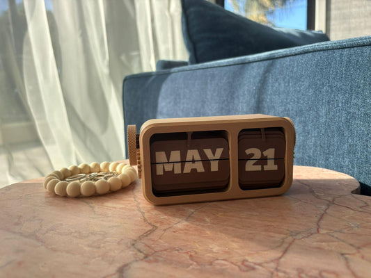 Retro Perpetual Desk Calendar